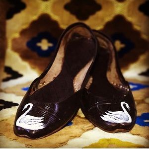 Swan purple leather ballet flats